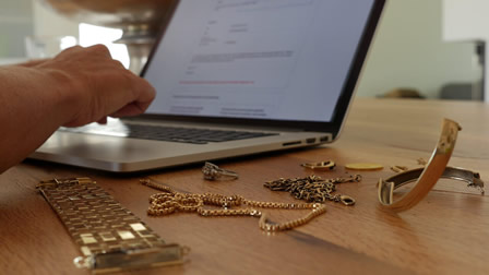 Gold und Schmuck im Internet per Post verkaufen.